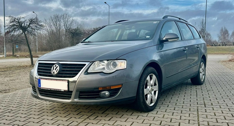 Volkswagen Passat cena 16900 przebieg: 183000, rok produkcji 2006 z Częstochowa małe 232